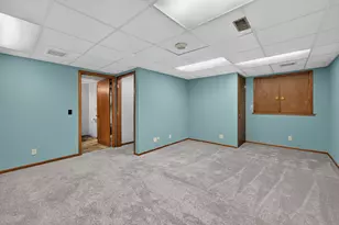 641 Amphitheater Dr, Rockford, IL 61107 - Photo 21