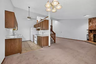 641 Amphitheater Dr, Rockford, IL 61107 - Photo 7