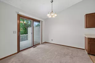 641 Amphitheater Dr, Rockford, IL 61107 - Photo 9
