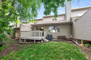 641 Amphitheater Dr, Rockford, IL 61107 - Photo 27