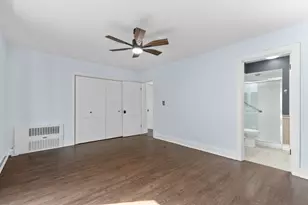 2300 Windsor Mall Ct, Park Ridge, IL 60068 - Photo 17