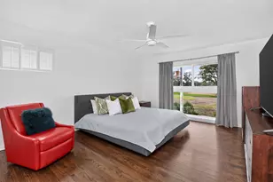 282 Stonegate Rd, Clarendon Hills, IL 60514 - Photo 9