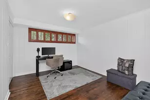 282 Stonegate Rd, Clarendon Hills, IL 60514 - Photo 11