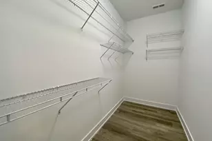 5667 W Higgins Ave, Chicago, IL 60630 - Photo 21