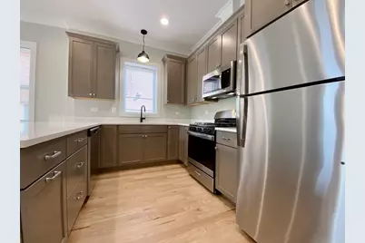 5667 W Higgins Avenue #1E, Chicago, IL 60630 - Photo 9