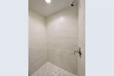 5667 W Higgins Avenue #1E, Chicago, IL 60630 - Photo 19