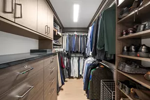 180 E Pearson St, Chicago, IL 60611 - Photo 25