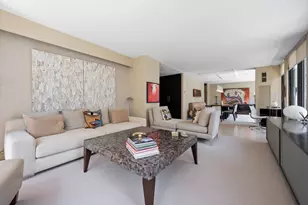 200 E Delaware Pl, Chicago, IL 60611 - Photo 17