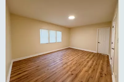 11134 S Normal Avenue, Chicago, IL 60628 - Photo 5