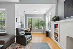 2456 W Eastwood Ave, Chicago, IL 60625 - Photo 3