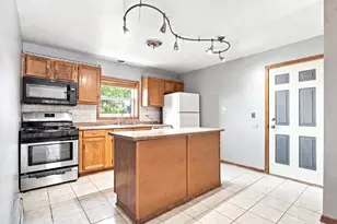 10747 S Harlem Ave, Worth, IL 60482 - Photo 7