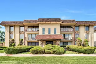 4716 W 106th Pl, Oak Lawn, IL 60453 - Photo 1