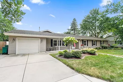 826 Birchwood Drive, Sycamore, IL 60178 - Photo 3