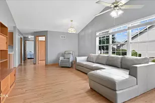 335B Warren St, Somonauk, IL 60552 - Photo 5