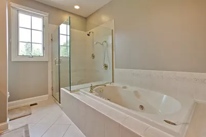 655 S Buckingham Court, Lake Forest, IL 60045 - Photo 9