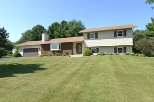 6715 S Oak Grove Rd, Harvard, IL 60033 - Photo 1