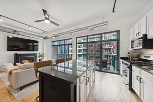 910 W Madison St, Chicago, IL 60607 - Photo 3