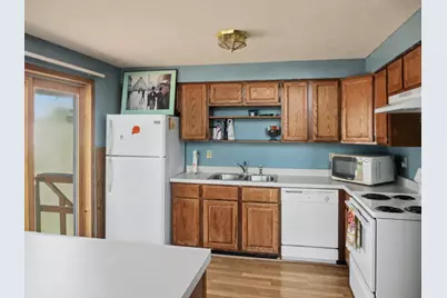 100 SE Candlewick Drive, Poplar Grove, IL 61065 - Photo 7
