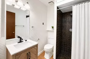 2929 Northcreek Dr, Woodridge, IL 60517 - Photo 17