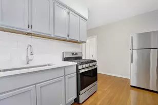 4742 W Roscoe St, Chicago, IL 60641 - Photo 7