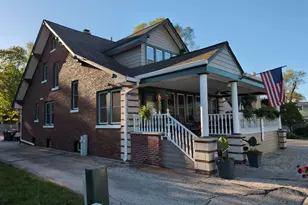 417 N Hough St, Barrington, IL 60010 - Photo 1
