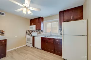 32 N Main St, Glen Ellyn, IL 60137 - Photo 7