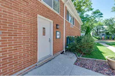 32 N Main Street #1S, Glen Ellyn, IL 60137 - Photo 3