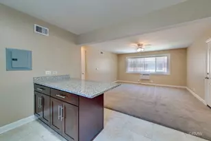 32 N Main St, Glen Ellyn, IL 60137 - Photo 9