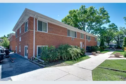 32 N Main Street #1S, Glen Ellyn, IL 60137 - Photo 1
