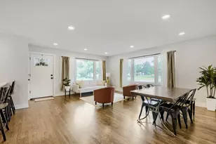 827 Lyford Ln, Wheaton, IL 60189 - Photo 3