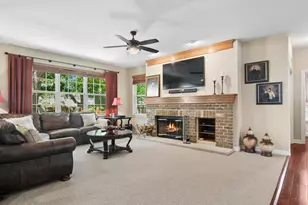 2421 Stonybrook St, Wauconda, IL 60084 - Photo 7