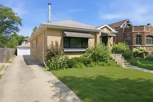940 N Oak Park Ave, Oak Park, IL 60302 - Photo 1