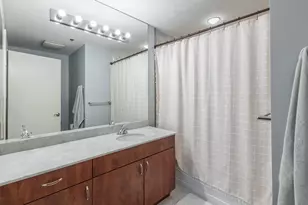 160 E Illinois St, Chicago, IL 60610 - Photo 15