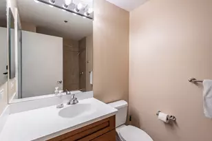 160 E Illinois St, Chicago, IL 60610 - Photo 21