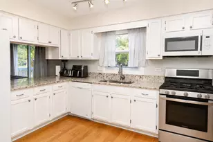 5316 Cypress Cir, Gurnee, IL 60031 - Photo 7