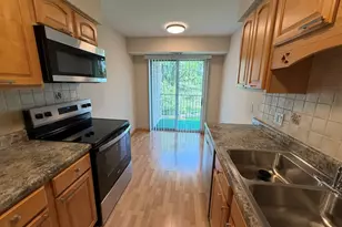 1101 S Hunt Club Dr, Mount Prospect, IL 60056 - Photo 7