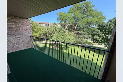 1101 S Hunt Club Drive #214, Mount Prospect, IL 60056 - Photo 3