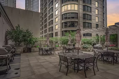 400 E Ohio Street #801, Chicago, IL 60611 - Photo 21