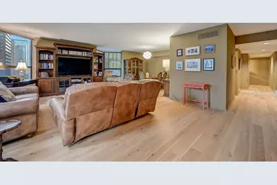 400 E Ohio Street #801, Chicago, IL 60611 - Photo 11