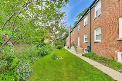 2417 W Fitch Avenue #1, Chicago, IL 60645 - Photo 17