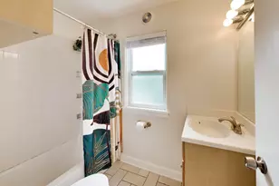 2417 W Fitch Ave, Chicago, IL 60645 - Photo 13