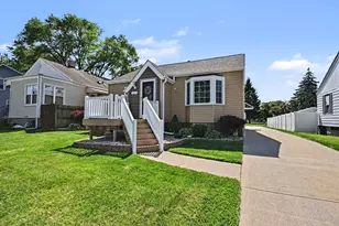 18010 Burnham Ave, Lansing, IL 60438 - Photo 3