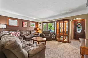 18010 Burnham Ave, Lansing, IL 60438 - Photo 5