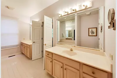 2107 Norwich Court, Glenview, IL 60026 - Photo 13