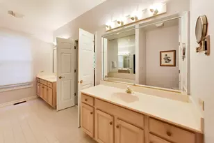 2107 Norwich Ct, Glenview, IL 60026 - Photo 13