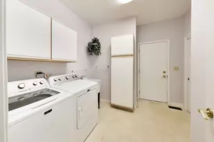 2107 Norwich Ct, Glenview, IL 60026 - Photo 15