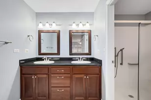 1 Oak Brook Club Dr, Oak Brook, IL 60523 - Photo 19