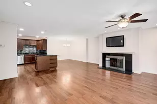 1 Oak Brook Club Dr, Oak Brook, IL 60523 - Photo 9