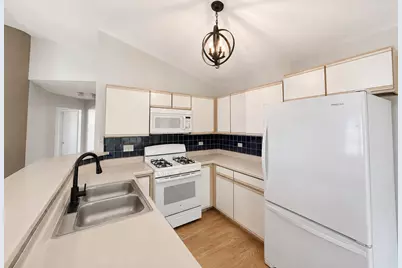 7134 S Stratton Lane #7134, Gurnee, IL 60031 - Photo 9