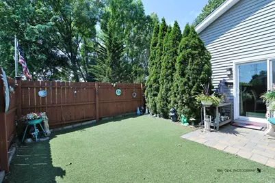 1525 Southport Court, Zion, IL 60099 - Photo 3
